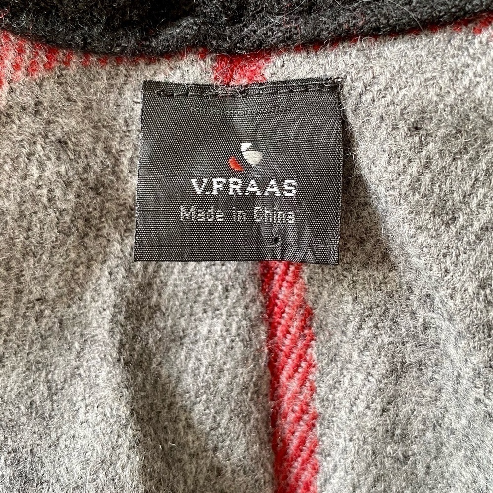 V. FRAAS Ruana Style Wrap Warm Plaid Gray Black White Red Women One Size - Picture 10 of 11